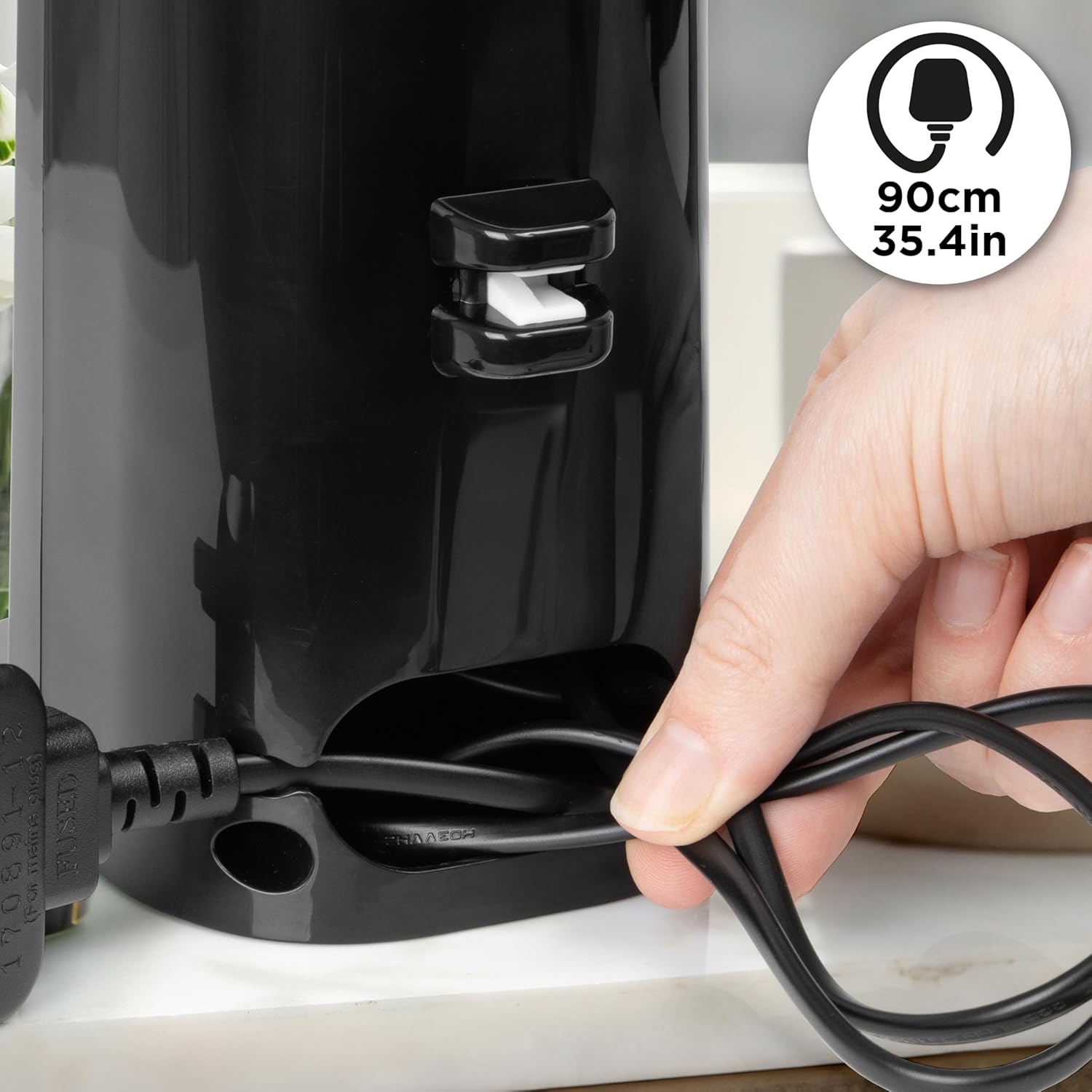 Duronic CO40 BK montrant son câble d’alimentation de 90 cm.