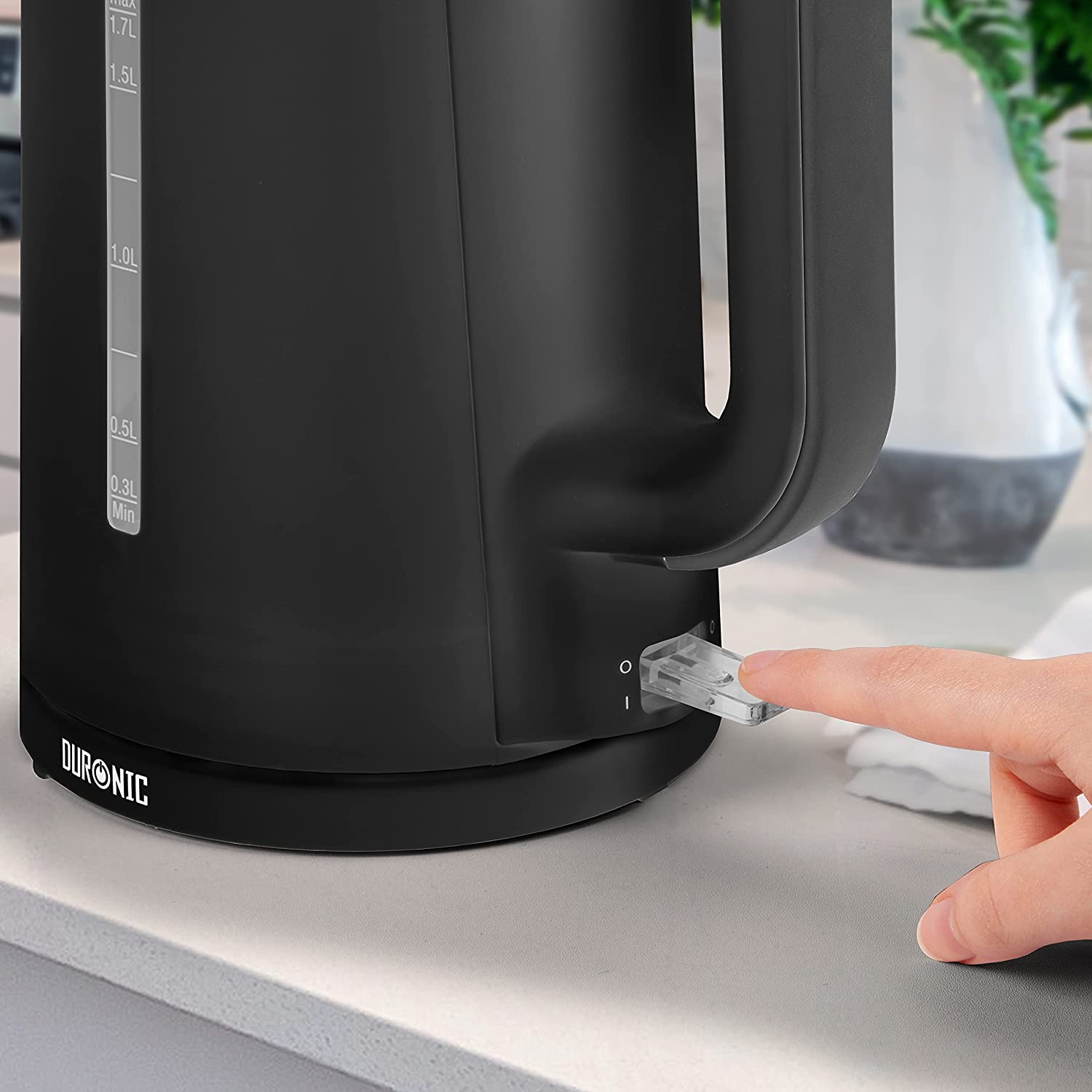 Duronic EK17 BK Bouilloire électrique de 2200W | Design moderne | 1,7 L | Chauffe rapidement | Noir | Base à 360° | Arrêt automatique | Couvercle rabattable