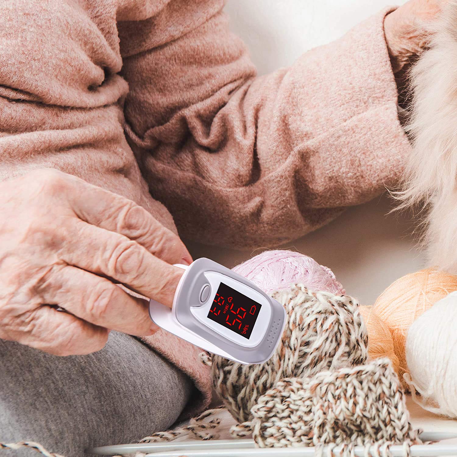 Duronic OX01R Oxymètre de pouls Saturomètre | Mesure la Saturation en oxygène du Sang et Le Rythme Cardiaque | Pochette/étui et lanière | Précis et Rapide | Problèmes cardiaques pulmonaires | Sport